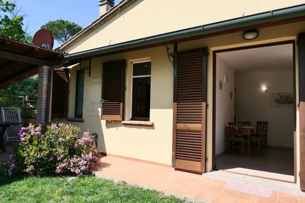 Chalet Elena In Montescudaio, Ground Floor With Fenced Garden Extérieur photo
